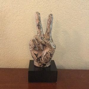 ✌🏼Peace Sign Hand Decor